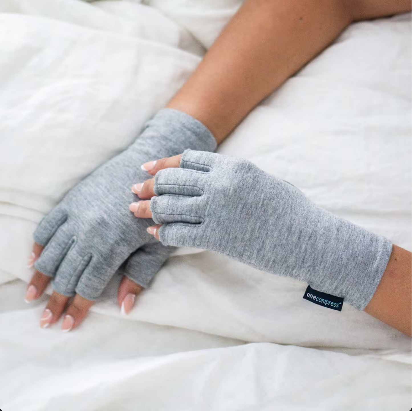 Premium Bamboo Compression Gloves™ (Pack Of 2)(75% Off)